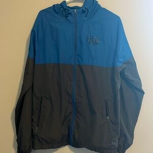 WALT DISNEY WORLD RAIN JACKET / LARGE